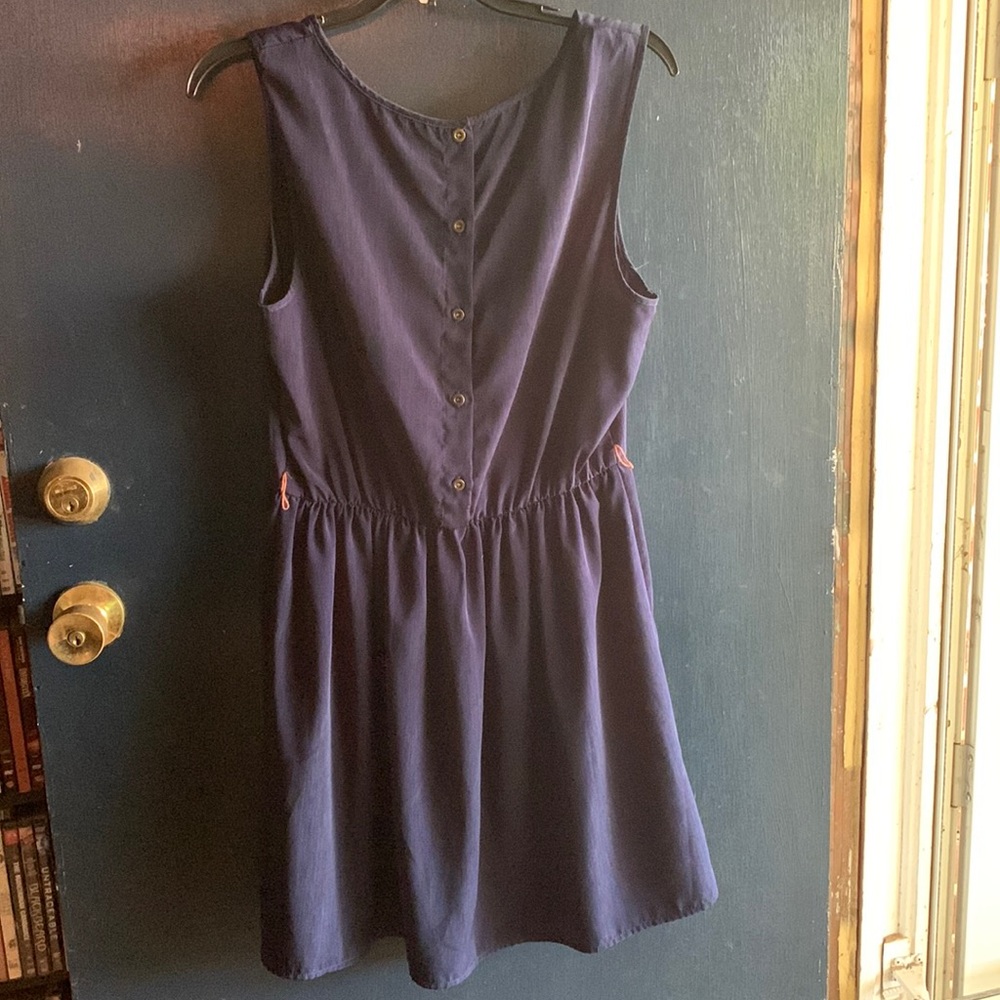 Cute dress for summer. Needs a cute brown belt to go with it.sleeveless